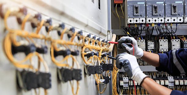 Professional Electrician technician working in Beach Park, IL